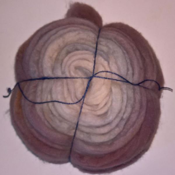 Håndmalet Finuld tops - til spinding af lækre bløde og luftige garner - fra Ægbækgaard Uldtrolden